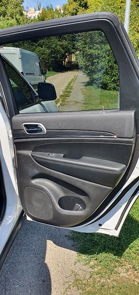 Jeep Grand Cherokee (2019) Jeep Grand Cherokee 3.6 V6 4x4 - fotka 15 z 29