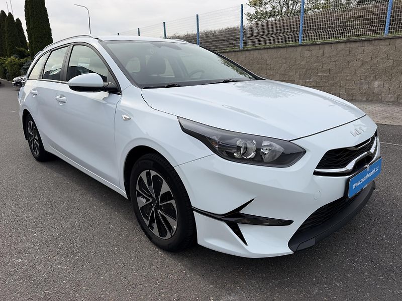 Kia Ceed Kombi 1,5i 103kW  - fotka 3 z 21