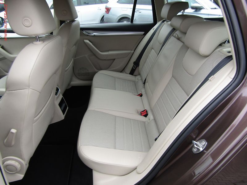 Škoda Octavia (2013) 1.4 TSi, Elegance, DSG, bixen - fotka 10 z 20