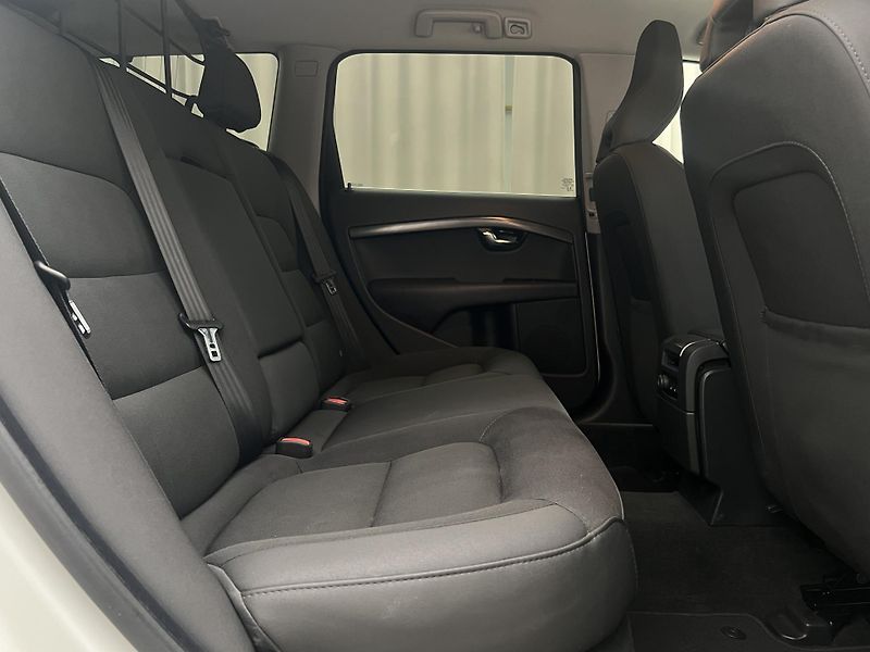 Volvo XC70 D4 AWD MOMENTUM AUT - fotka 19 z 44
