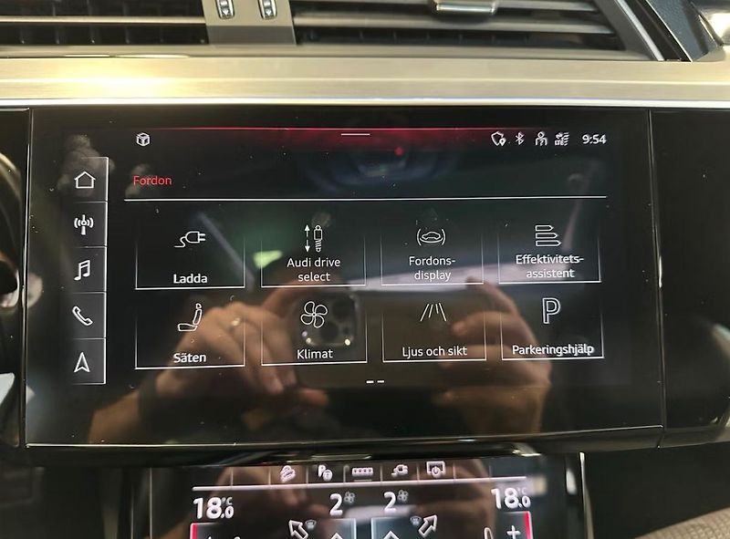Audi Q8 e-tron 55 Sportback Q 360 Matrix Pano - fotka 19 z 24