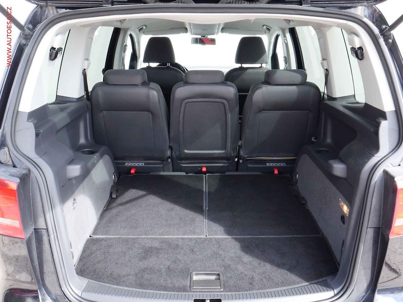 Volkswagen Touran (2012) 2.0 TDi, 1.maj, AC, park - fotka 7 z 18