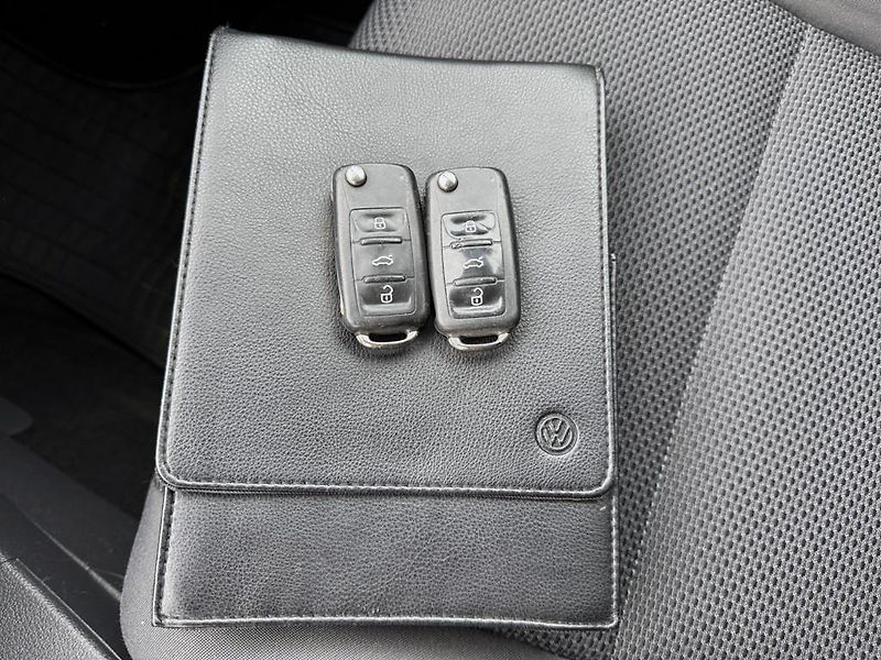 Volkswagen Touran 1.6 TDI 77 kW servisní knížka - fotka 13 z 20