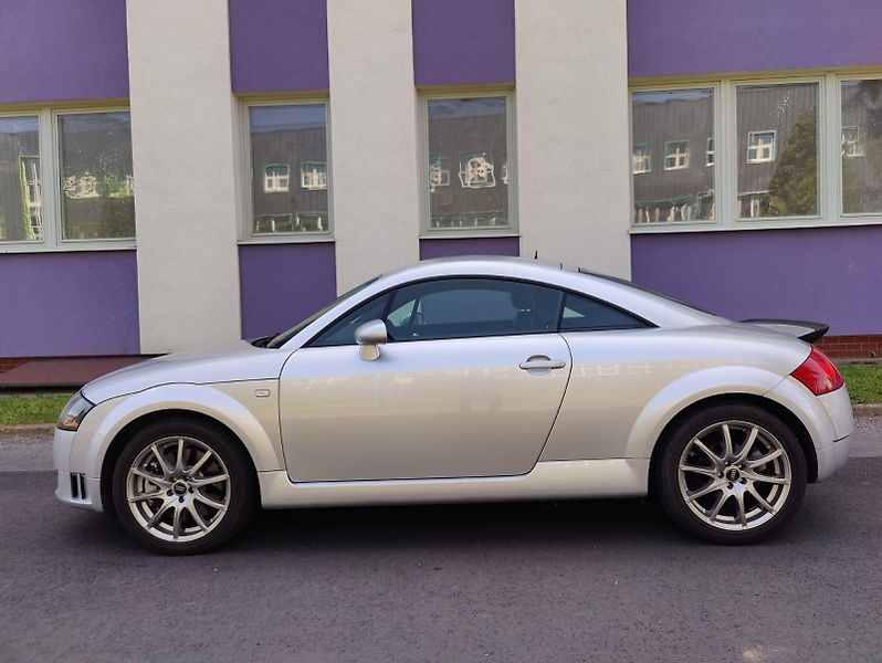 Audi TT 3,2i V6 quattro / automat / - fotka 2 z 35
