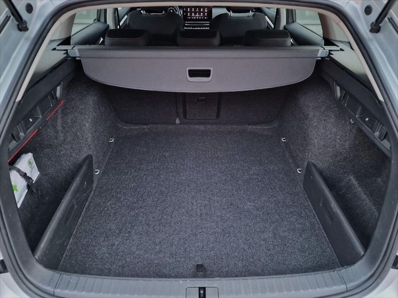Škoda Octavia 1.5TSI 110kW Style, ČR,1.Maj. - fotka 16 z 50