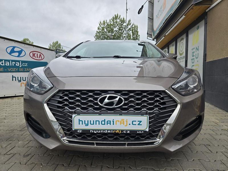 Hyundai i40 (2019) 1.6-DPH-NOVÝ MODEL-NAVI-KAMERA - fotografie inzerátu