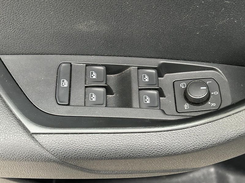 Škoda Karoq 1.5 TSI Ambition - fotka 21 z 25