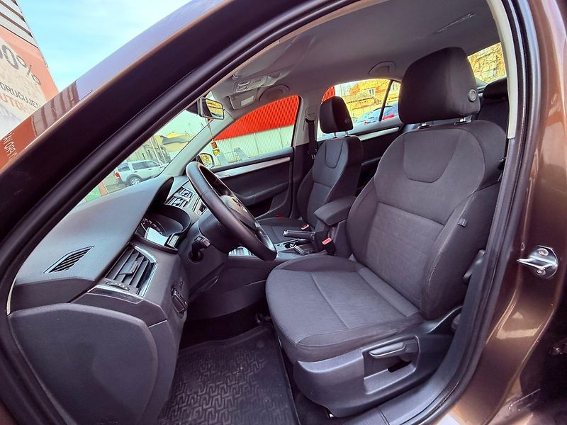 Škoda Octavia 1.6 TDi Elegance, ČR - fotka 13 z 21