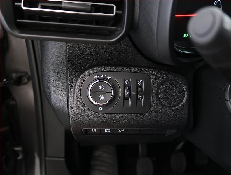 Opel Combo (2019) Enjoy 1.2 Turbo, 7Míst, 1Maj - fotka 21 z 22