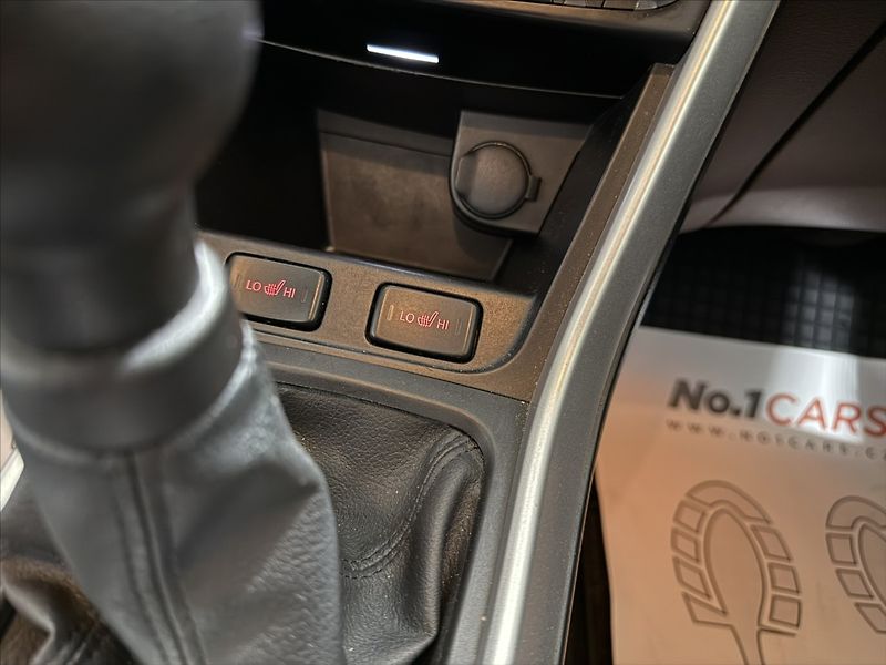 Suzuki SX4 S-Cross 1,6   VVTi 4X4 KEY-LESS VÝHŘEV - fotka 15 z 38