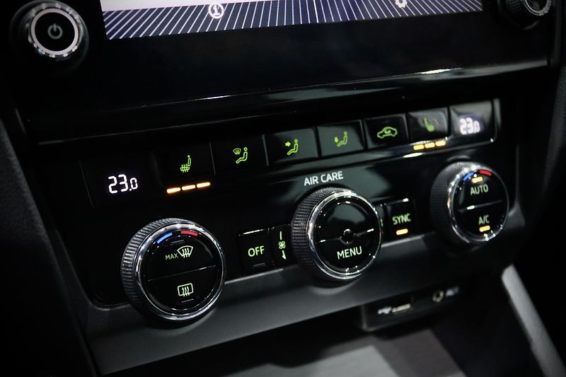 Škoda Octavia 3 FL Combi  1.4 TSI 110 kW - fotka 28 z 29