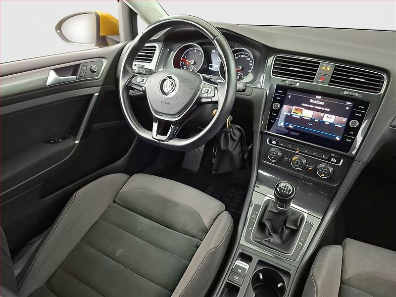 Volkswagen Golf (2018) 1.0 TSI, Tempomat - fotka 7 z 19