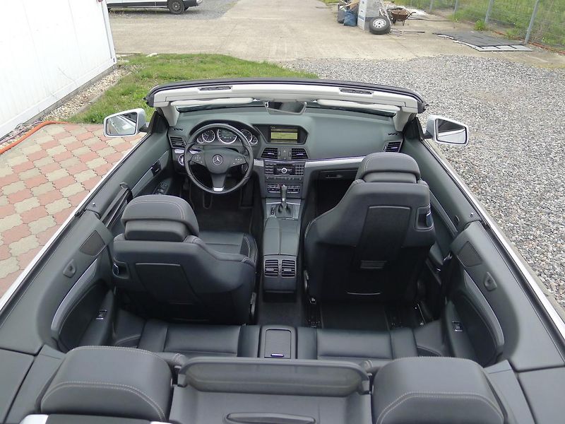 Mercedes-Benz Třídy E E 350 CDI Cabrio - fotka 16 z 30