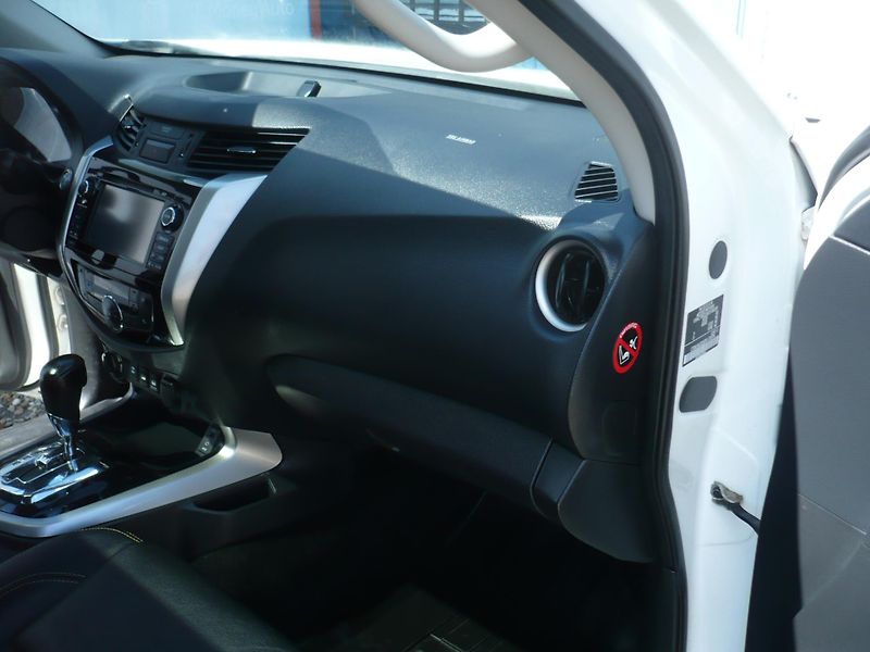 Nissan Navara 2.3DCI 140Kw N-GUARD 4x4 - fotka 17 z 31