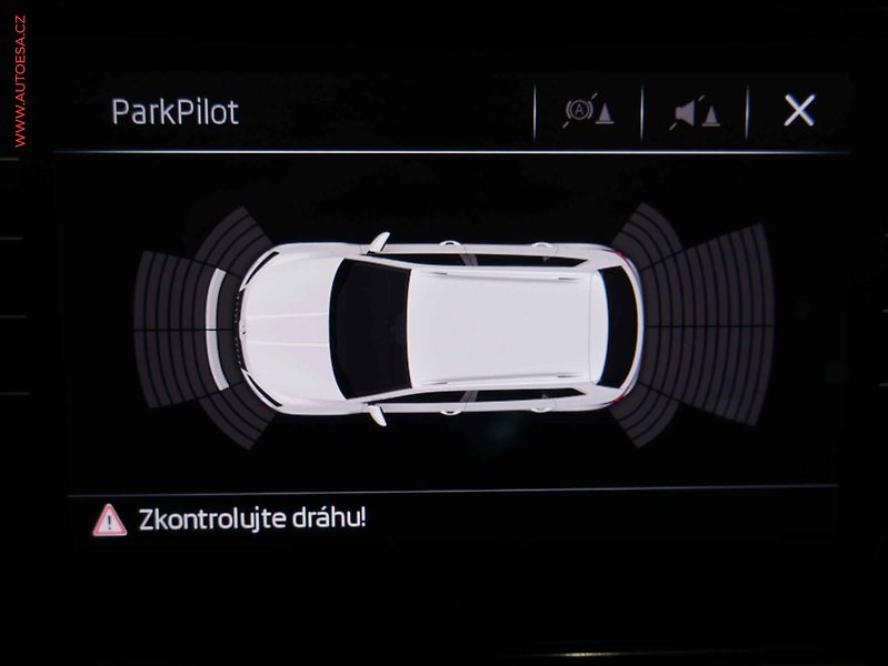 Škoda Karoq (2017) 2.0 TDi 4x4, 1.maj,ČR, LED - fotka 21 z 22