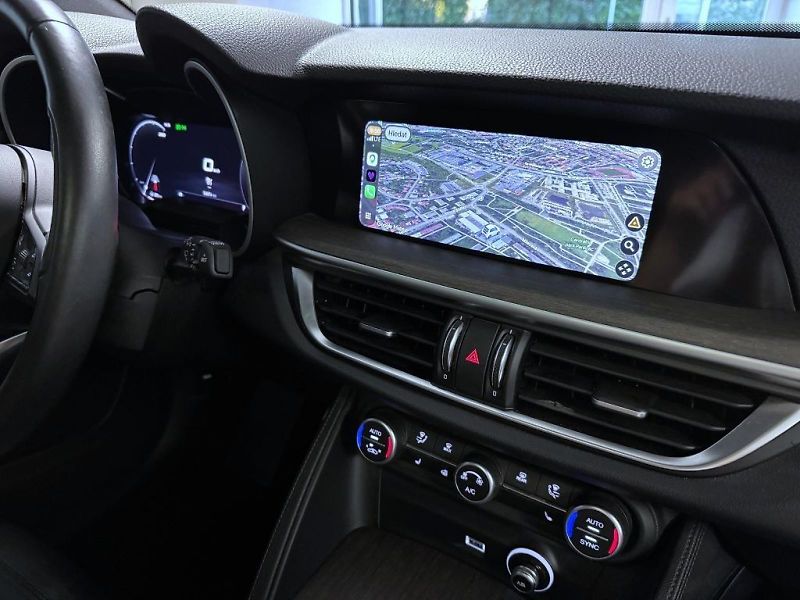 Alfa Romeo Stelvio (2023) 2.2 JTDm 210k AT8 ZF Q4 4x4 TI - fotka 12 z 21