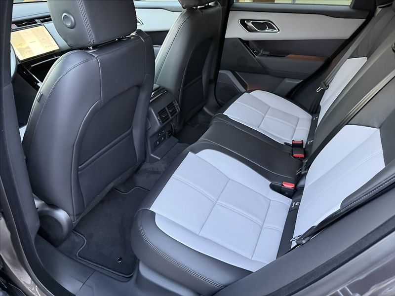 Land Rover Range Rover Velar (2026) 3,0 DYNAMIC SE D300 - fotka 26 z 31
