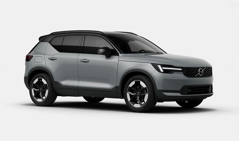 Volvo XC40 (2026) B4 ULTRA DARK AUT - fotka 7 z 13