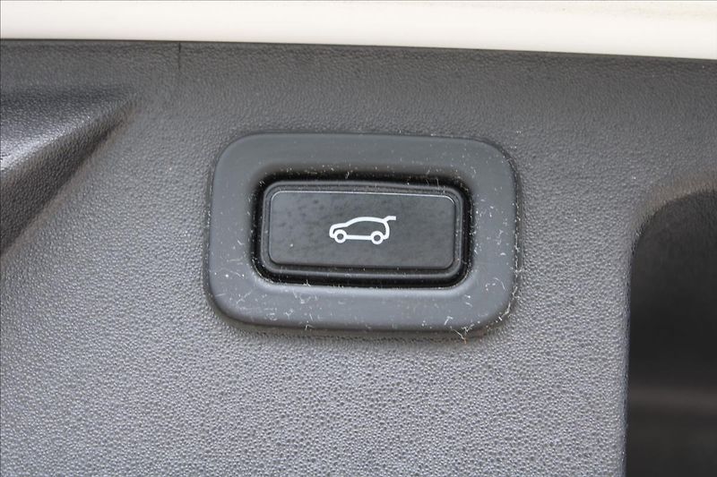 Land Rover Discovery Sport 1,5 P300e  A/T,4x4,R-DYNAMIC S - fotka 33 z 39