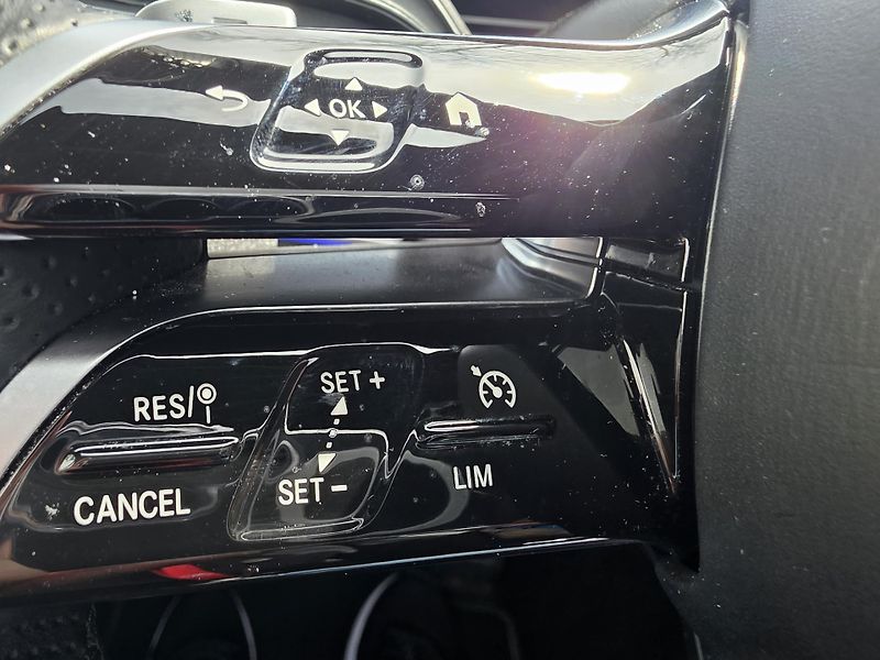 Mercedes-Benz GLE (2024) 450d 4MATIC AMG + Záruka - fotka 25 z 30