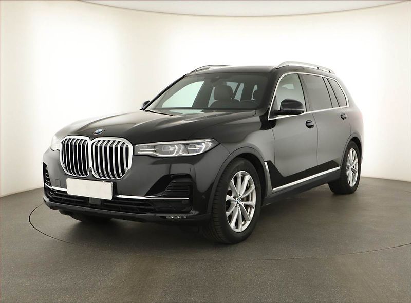 BMW X7 (2019) xDrive30d - fotka 2 z 29