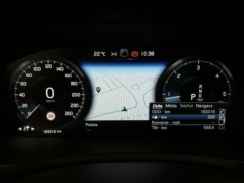 Volvo XC90 B5 AWD R-DESIGN AUT 7 MÍST - fotka 24 z 48
