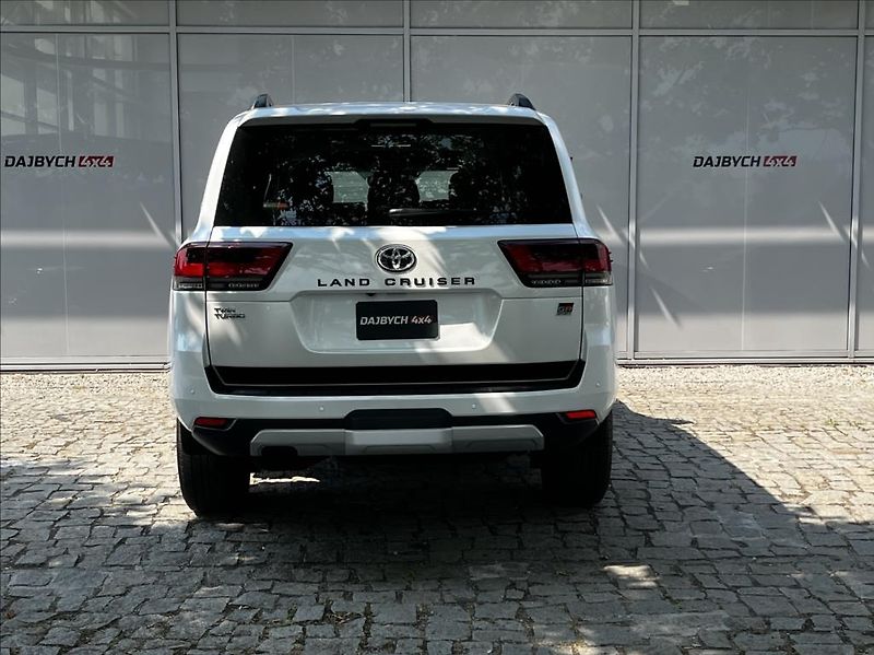 Toyota Land Cruiser 300  3,5 V6 TT 10AT GR Sport 7 - fotka 6 z 45