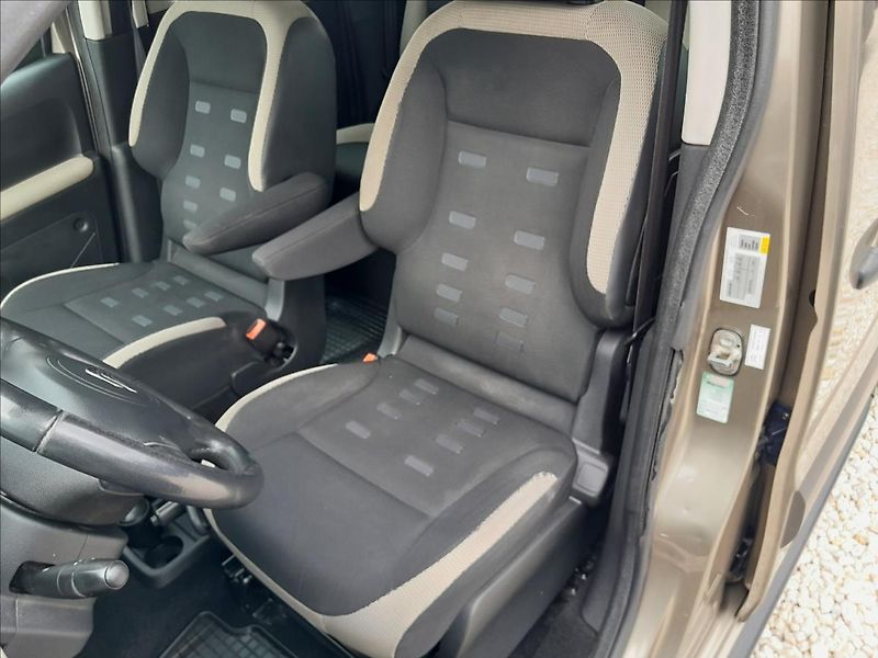 Citroën Berlingo 1,6 HDI 84kW - fotka 17 z 42