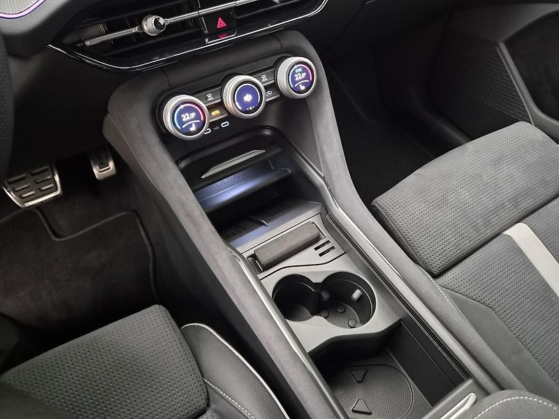 Škoda Kodiaq 2.0 TDI 4x4 SportLine - fotka 22 z 28