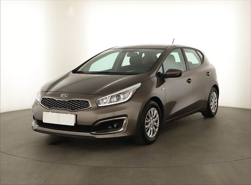 Kia Ceed (2017) 1.4 CVVT, Tempomat - fotka 2 z 11