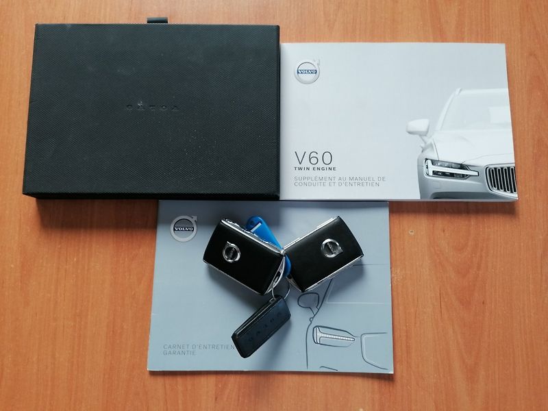 Volvo V60 (2020) 2.0 T6 AWD PHEV INSCRIPTION - fotka 42 z 42