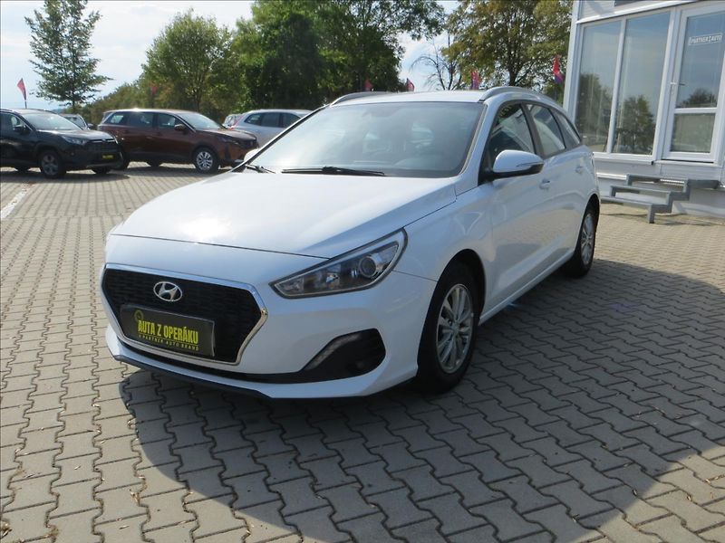 Hyundai i30 1,6 CRDi 85kW Komfort ČR DPH - fotka 3 z 23