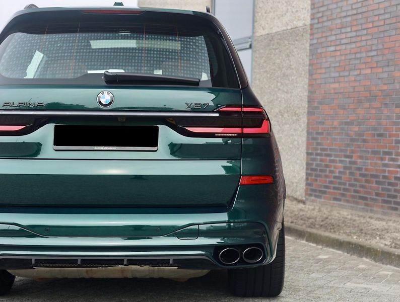 BMW X7 (2023) ALPINA XB7 4.4 V8 Skylounge - fotka 10 z 52