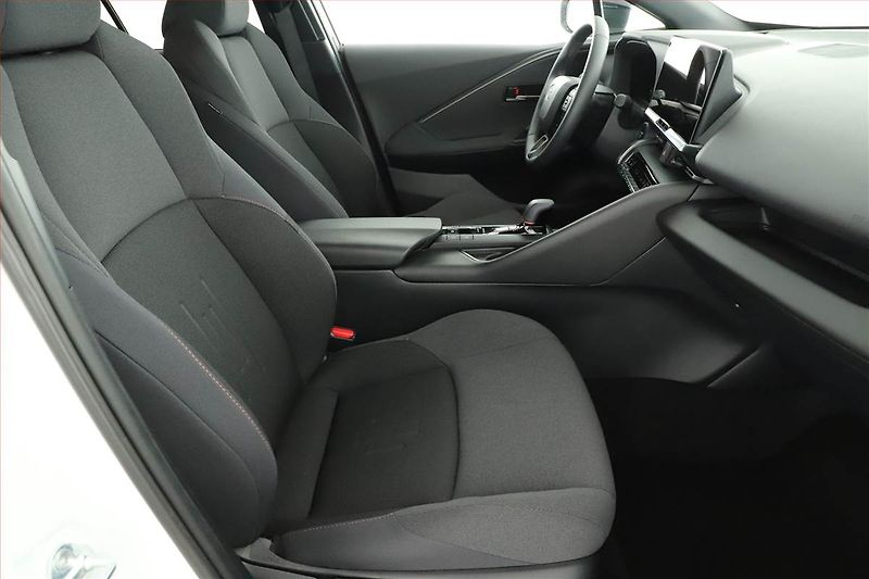 Toyota C-HR (2025) 2.0 Plug-in - fotka 7 z 24