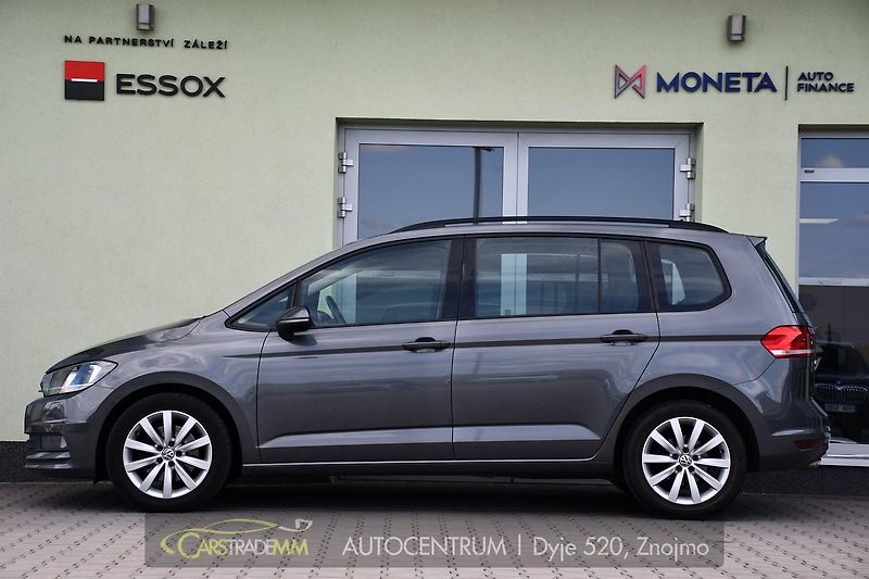 Volkswagen Touran 2.0TDi DSG TAŽNÉ 2xKOLA  - fotka 3 z 52