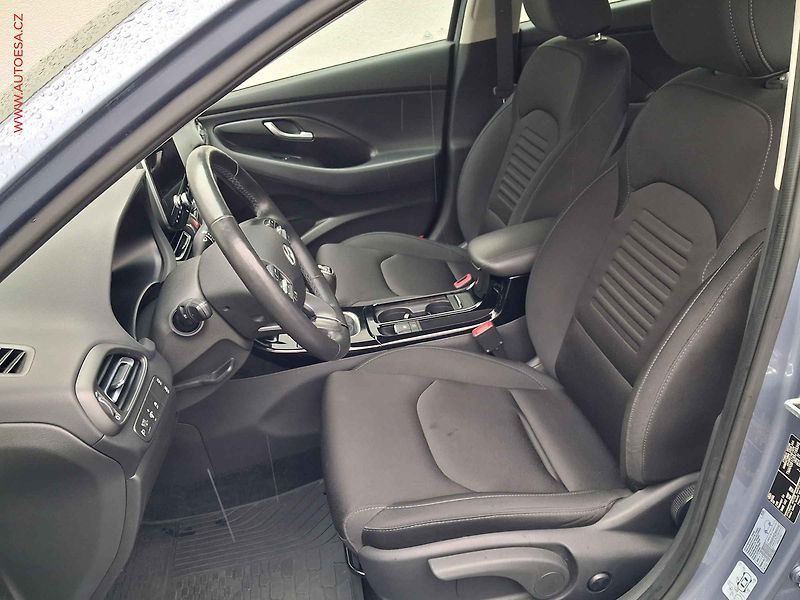 Hyundai i30 (2024) 1.5 DPI, ČR, LED, navi - fotka 9 z 20