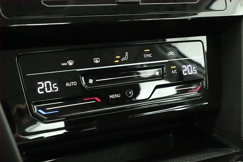 Volkswagen Passat (2021) 1.5 TSI, ČR,1.maj, Tempomat - fotka 15 z 19
