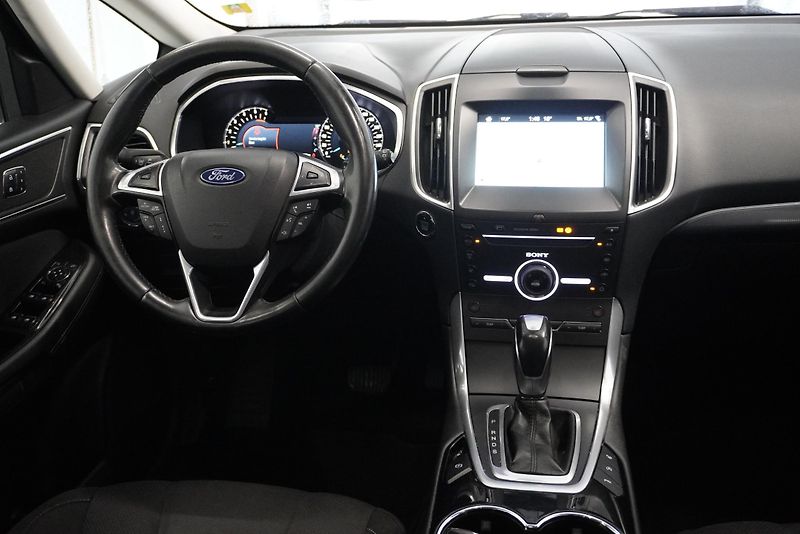 Ford S-MAX 2.0 TDCi TITANIUM 4X4 7 MÍST - fotka 23 z 32