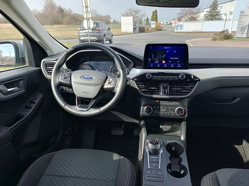 Ford Kuga (2022) 2.5 PHEV CoolConnect - fotka 6 z 13