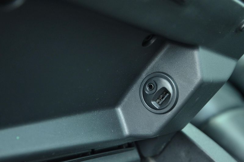 Peugeot 3008 (2015) 1.6 HDi 88kW XENON PANORAMA - fotka 34 z 37