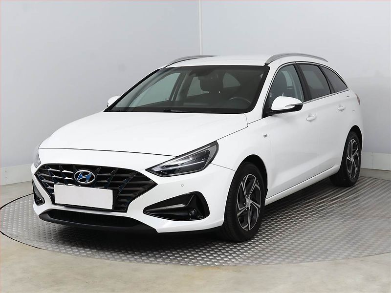 Hyundai i30 (2021) 1.5 T-GDI MHEV, ČR,1.maj - fotka 2 z 16