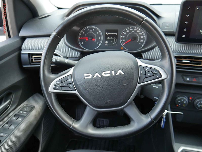 Dacia Sandero (2025) 1.0TCe, 1.maj,ČR, LED, AC - fotka 13 z 21