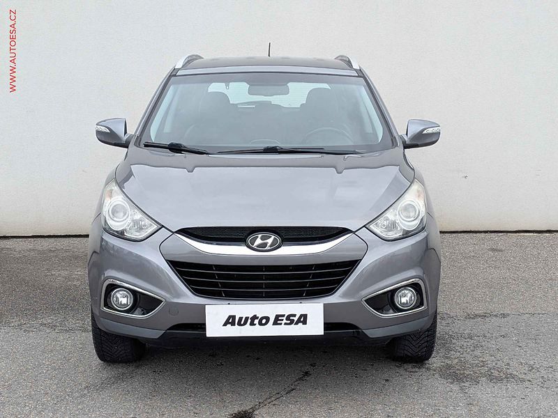 Hyundai ix35 (2012) 1.6GDi, ČR, AC, TZ, park - fotka 2 z 16