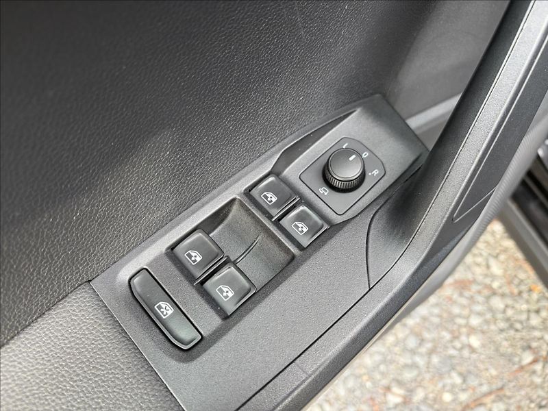Seat Arona 1,0 TSi  ACC,Kessy,Tažné,Navig - fotka 12 z 50
