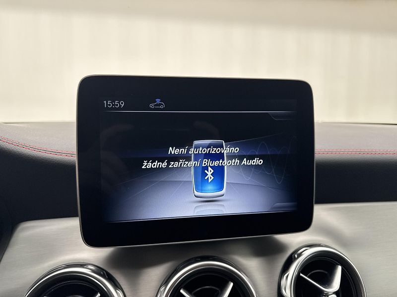 Mercedes-Benz GLA 220i*135kw*4x4*CZ*AMG - fotka 37 z 46