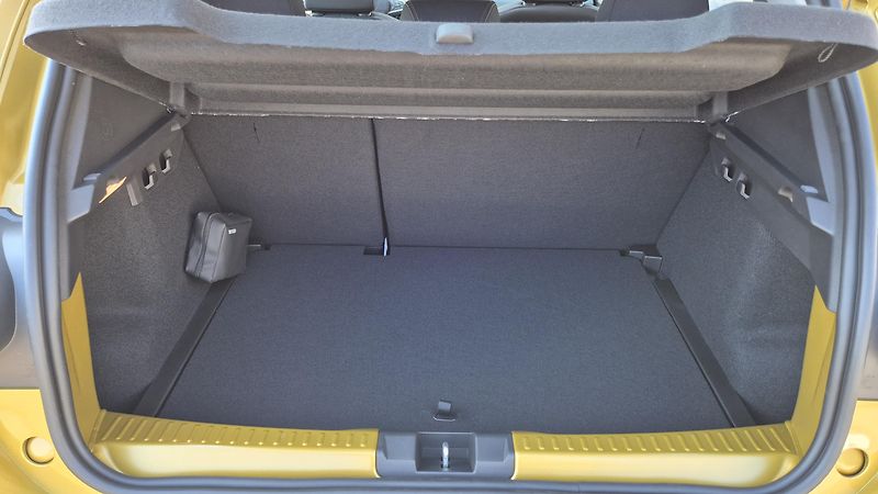 Dacia Sandero (2026) Stepway Extreme Eco-G 120 auto - fotka 13 z 13