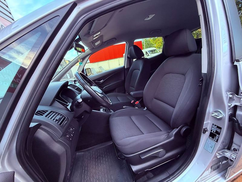 Hyundai ix20 1.6 Trend - fotka 13 z 25