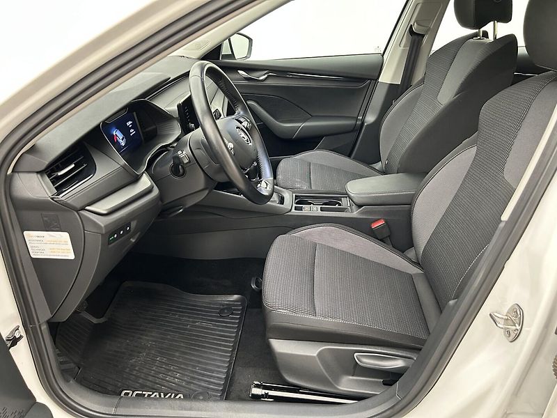 Škoda Octavia 1.5 TSI  Ambition   Plus - fotka 21 z 30