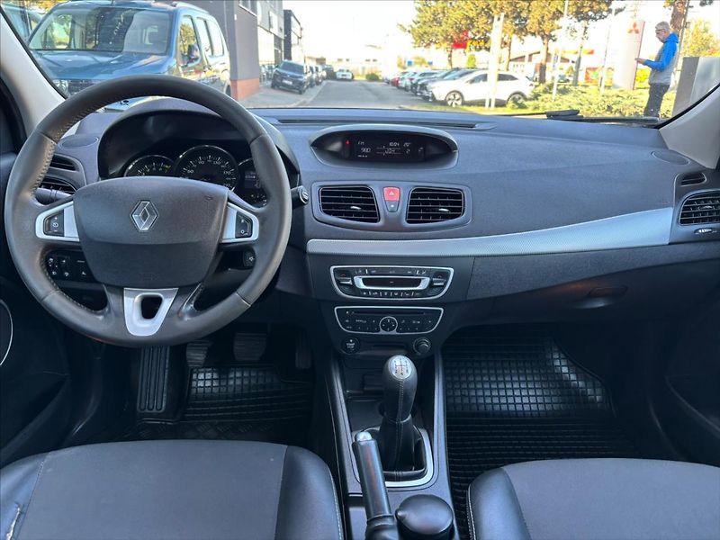 Renault Fluence 1,6 16V - fotka 14 z 21