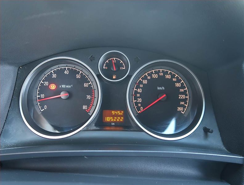 Opel Zafira (2006) 1.8, 7 míst, po STK - fotka 11 z 13